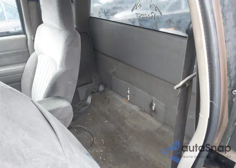 2002 Chevrolet S-10 Ls z USA, uszkodzony, nr VIN 1GCCS19W828145974